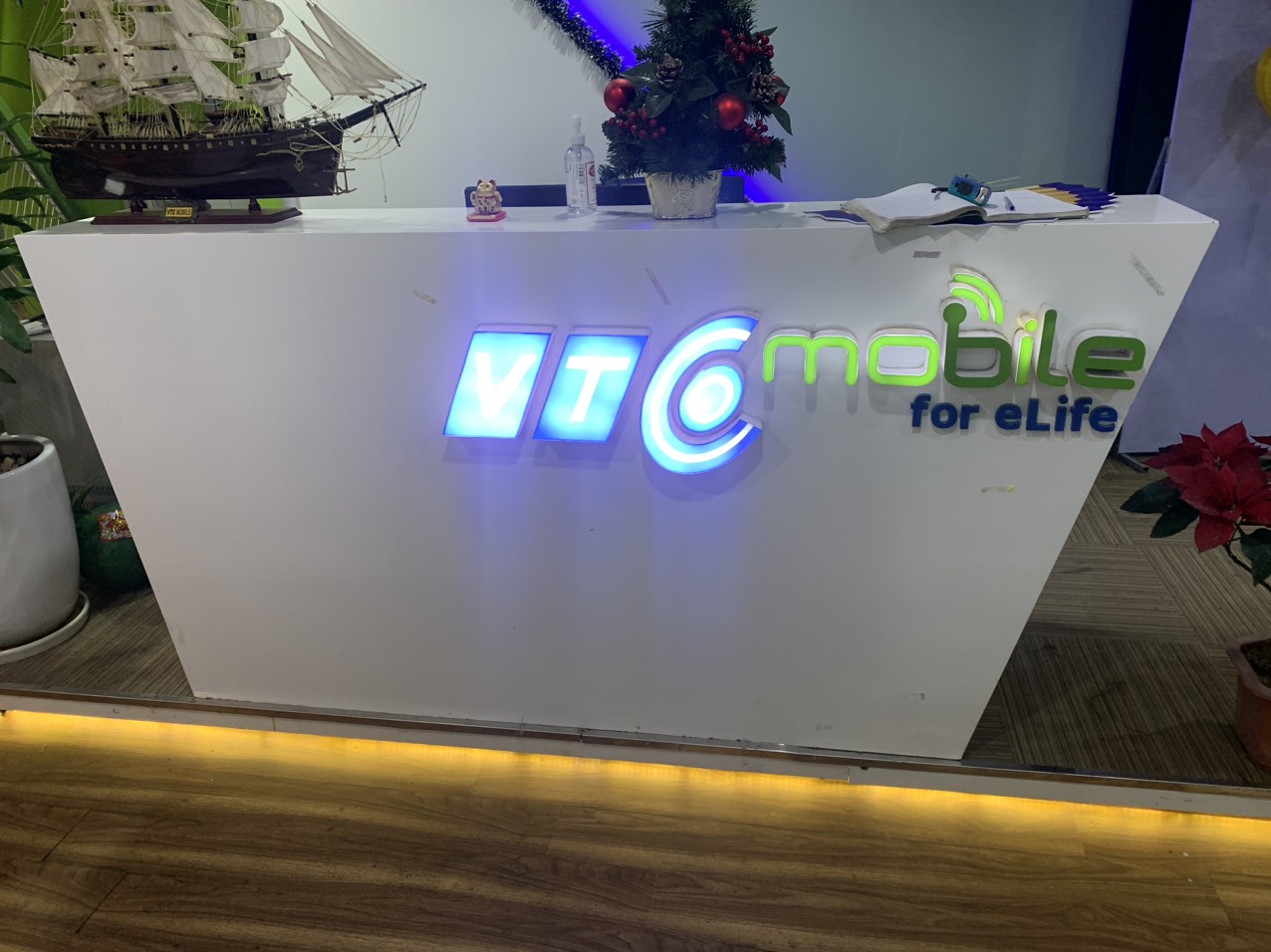 Biển quảng cáo 2